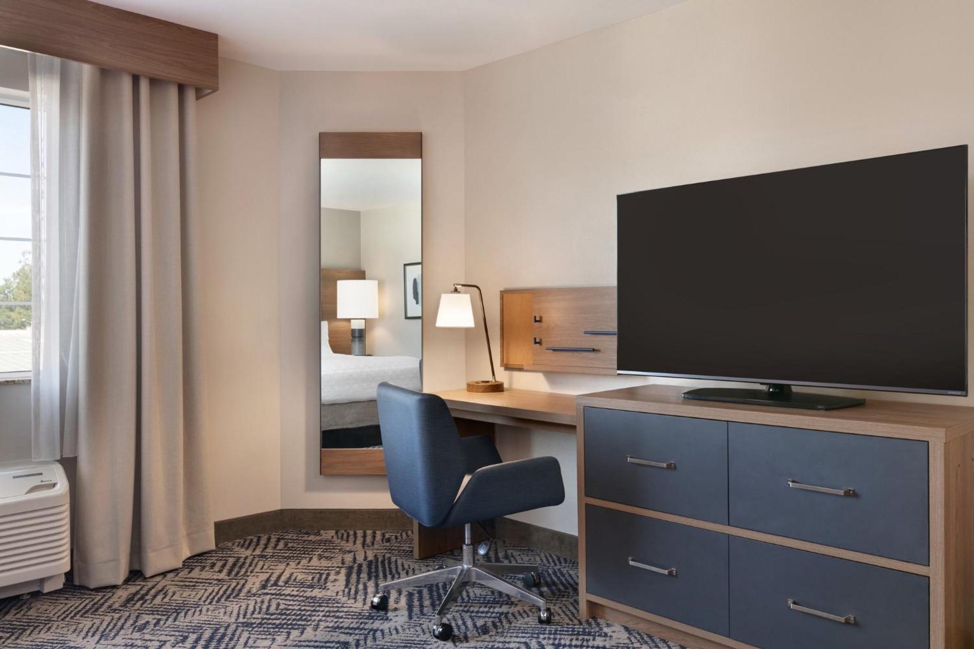 Candlewood Aberdeen-bel Air By Ihg Hotel 2*